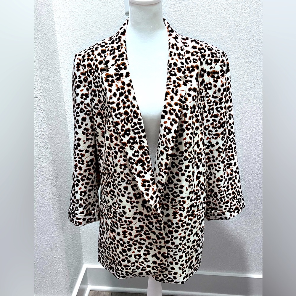 Bar III Cheetah print Blazer size XL